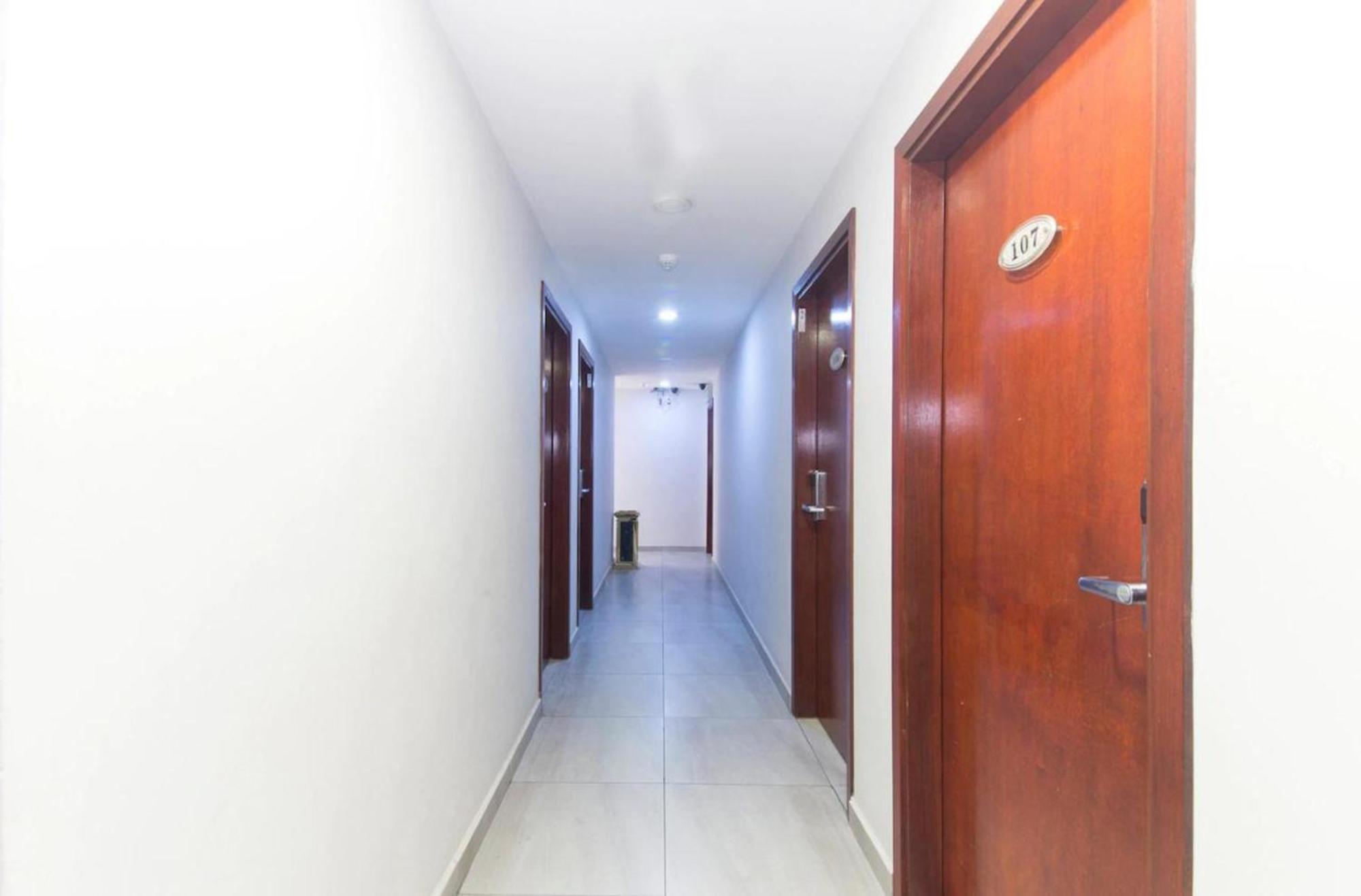 Super Oyo 340 Comfort Hotel Kampong Batu Belah Exterior photo