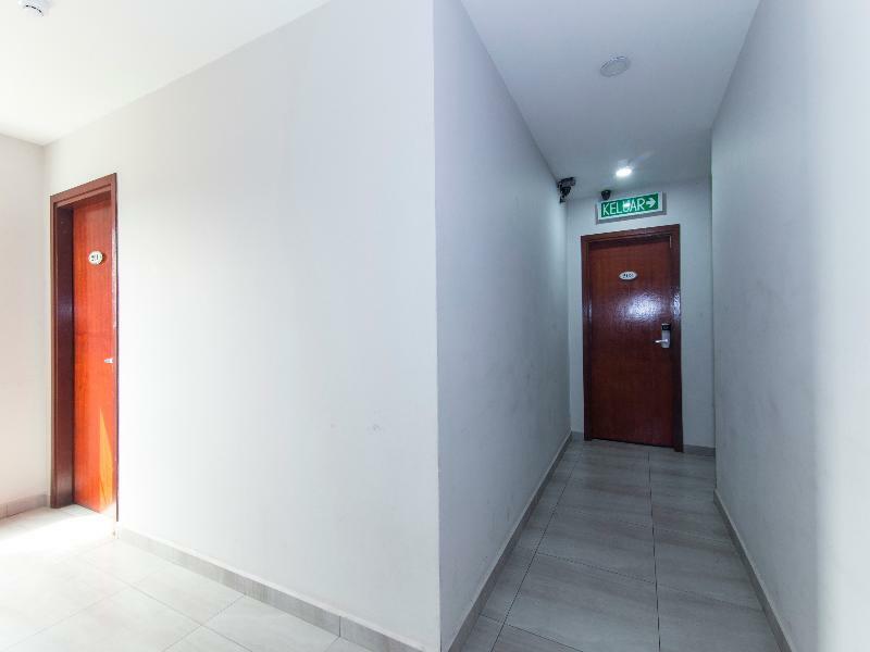 Super Oyo 340 Comfort Hotel Kampong Batu Belah Exterior photo